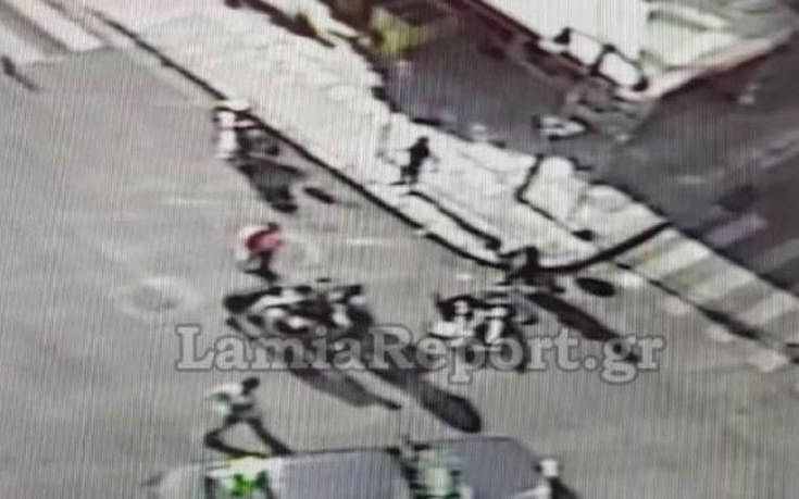 Βίντεο από τη στιγμή της σύγκρουσης αυτοκινήτου με μηχανάκι στη Λαμία