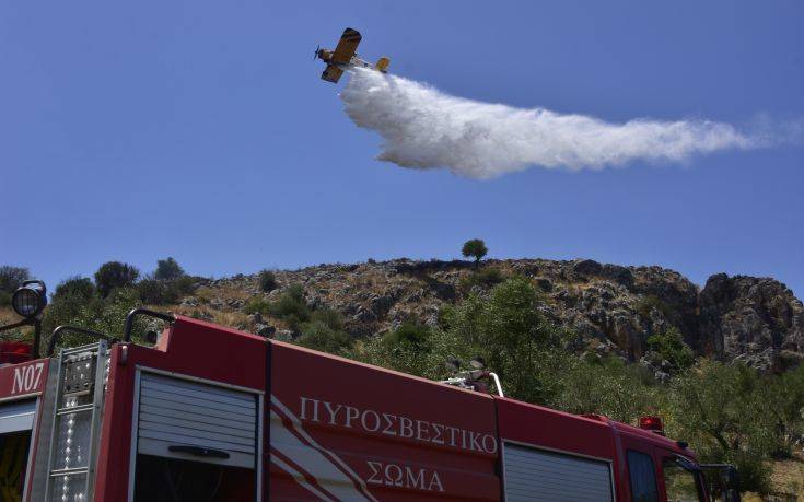 Σε εξέλιξη η φωτιά στην Ελαφόνησο