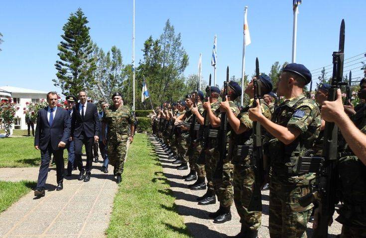 Στα φυλακισμένα μνήματα και τον τύμβο Μακεδονίτισσας ο υπ. Άμυνας Νίκος Παναγιωτόπουλος