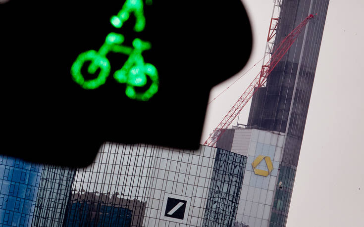 Η Deutsche Bank προχωρά σε αναδιάρθρωση και περικόπτει έως 20.000 θέσεις εργασίας