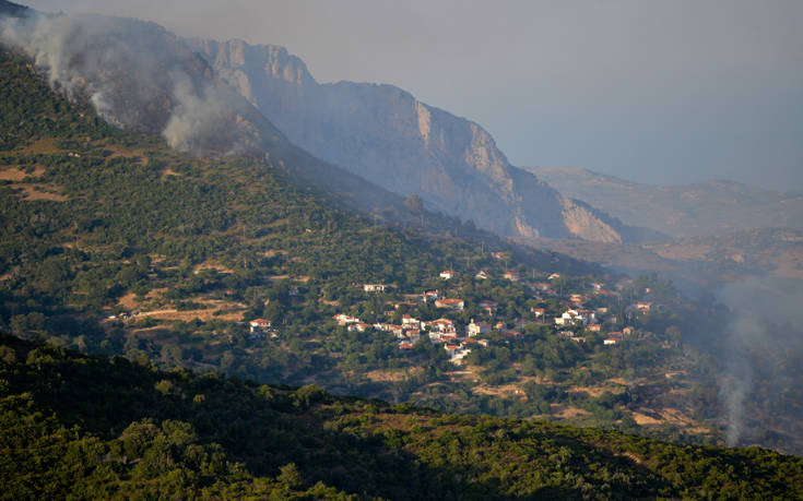 Φωτιά στην Εύβοια: Μία σύλληψη για εμπρησμό, μαίνονται τα πύρινα μέτωπα