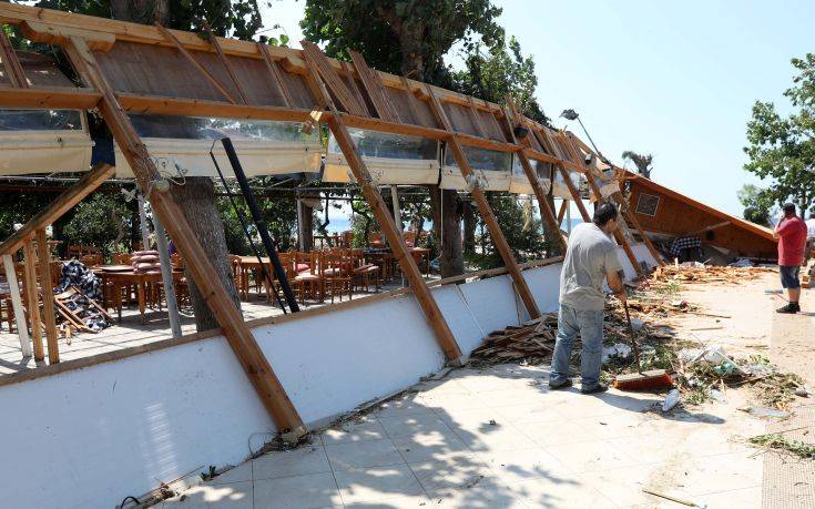 Φονική κακοκαιρία στη Χαλκιδική: Πήραν εξιτήριο τέσσερα παιδιά