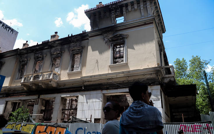 Κατεδαφίζονται 13 κτίρια στην Αθήνα μετά τον σεισμό στην Αττική
