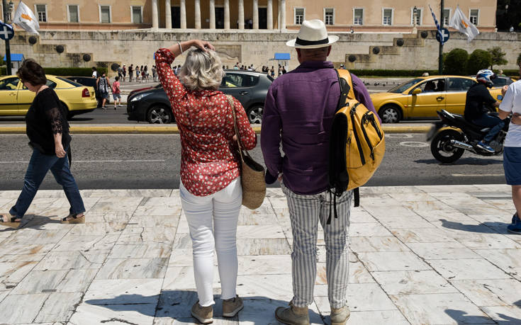 Ισχυρός σεισμός στην Αττική: Οδηγίες προστασίας για τουρίστες στα Αγγλικά