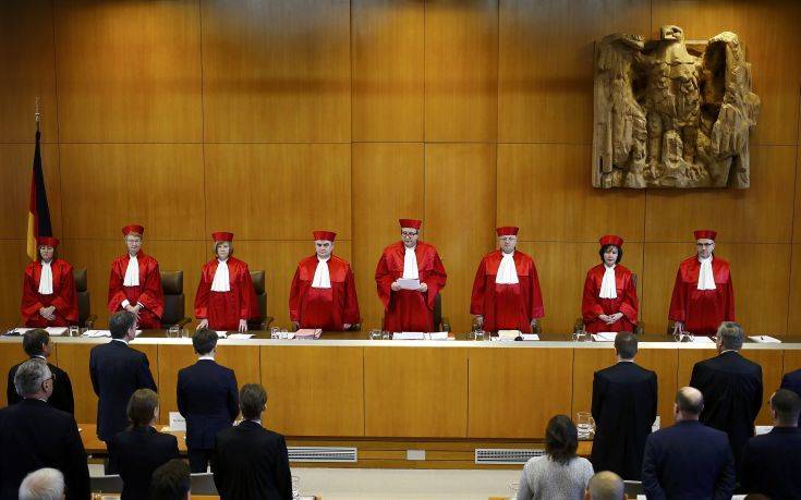 Σήμερα η απόφαση για τη νομιμότητα της αγοράς ομολόγων από την ΕΚΤ το 2015 – «Έτοιμη για όλα» η γερμανική κυβέρνηση