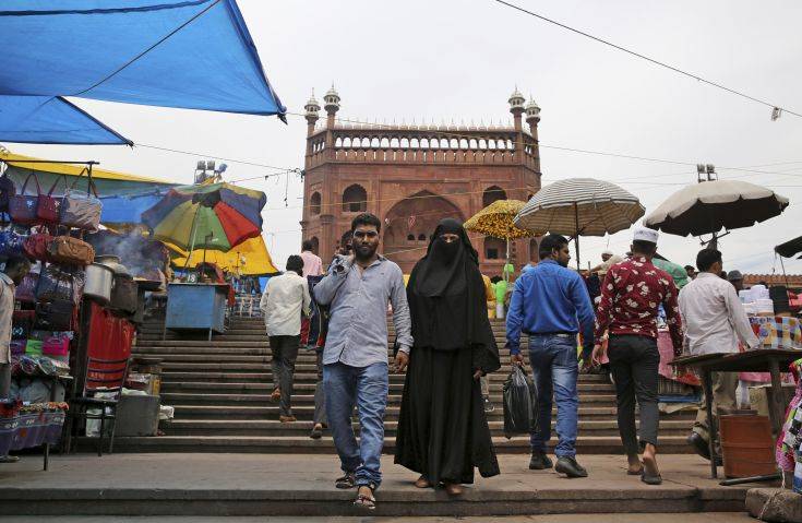 Καταργείται στην Ινδία το «αυτόματο διαζύγιο» των μουσουλμάνων