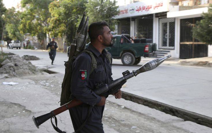 Εκεχειρία ενός μήνα θέτει η Καμπούλ ως προϋπόθεση για συνομιλίες με τους Ταλιμπάν