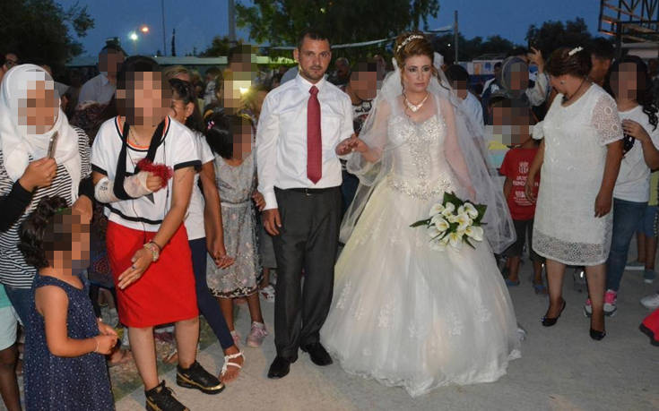 Γλίτωσαν το θάνατο στη Συρία, παντρεύτηκαν στο Κέντρο Φιλοξενίας στη Λέσβο