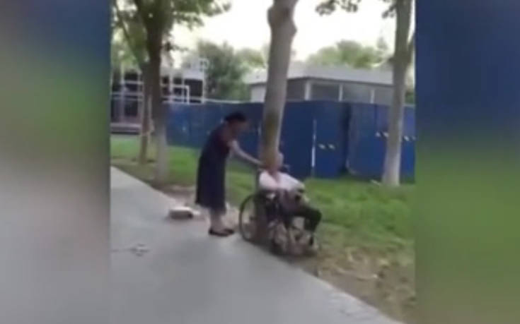 Νοσηλεύτρια έδεσε ηλικιωμένη σε δέντρο με ένα σχοινί από τον λαιμό