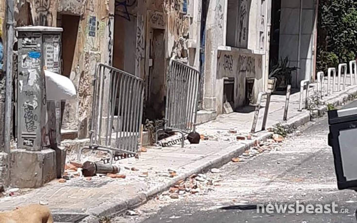 Φωτογραφίες από την Αθήνα μετά τον ισχυρό σεισμό