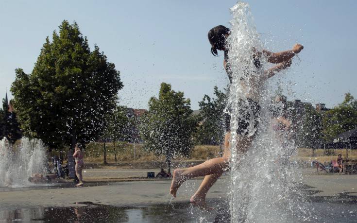 «Καμίνι» η Ευρώπη: Ρεκόρ θερμοκρασιών με πάνω από 40 βαθμούς Κελσίου