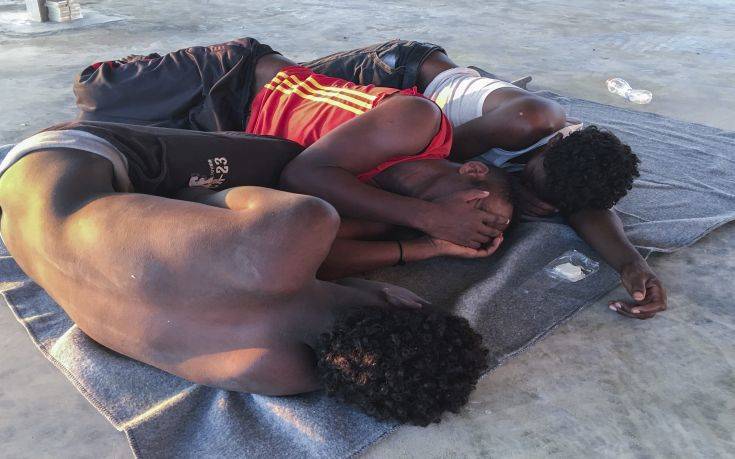 Τραγωδία ανοιχτά της Λιβύης, τουλάχιστον 110 αγνοούμενοι από το ναυάγιο