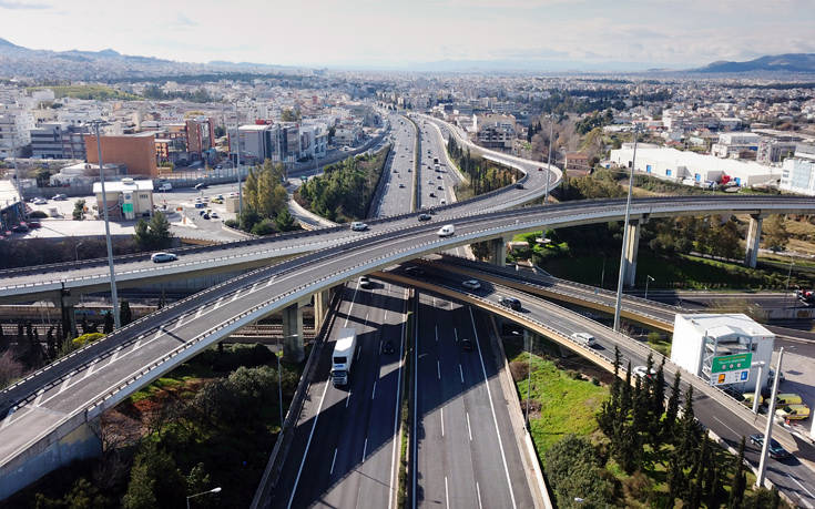 Κίνηση τώρα: Καραμπόλα τεσσάρων αυτοκινήτων στην Αττική Οδό &#8211; Καθυστερήσεις και ουρές χιλιομέτρων