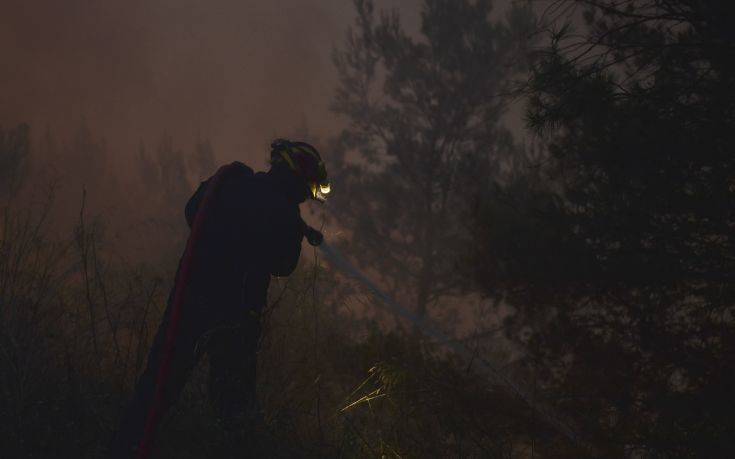 Σε εξέλιξη φωτιά κοντά στην περιφερειακή του Υμηττού