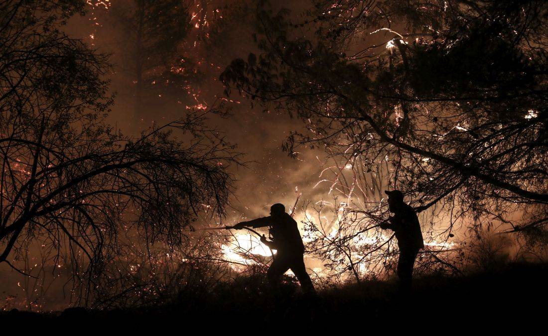 Περιορίζεται η φωτιά στον Άγιο Βασίλειο Ρεθύμνου