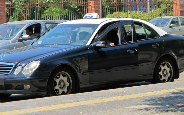 Κορονοϊός στη Θεσσαλονίκη: Οι πατέντες των οδηγών ταξί για να προστατευτούν