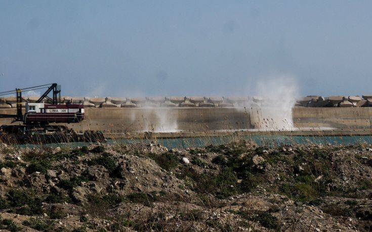 Καιρός: Παραμένουν η ζέστη και τα μποφόρ