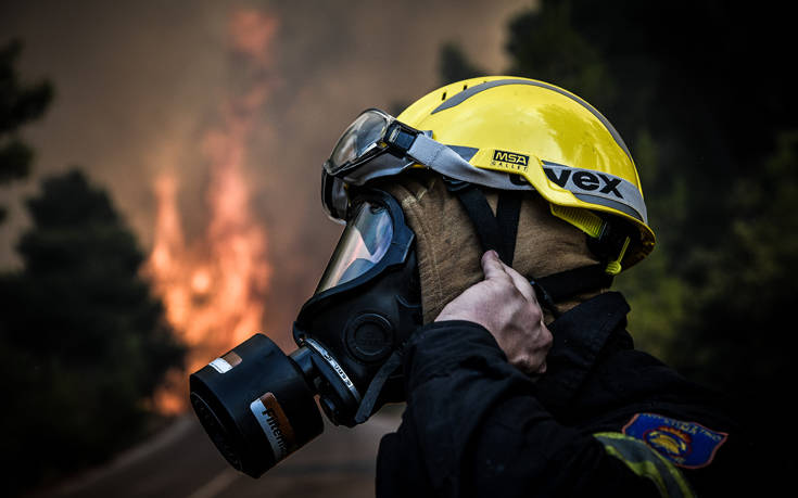 Υπό μερικό έλεγχο η φωτιά στην περιοχή Λευκοχώρι της Ηλείας