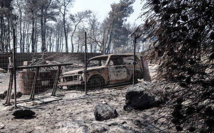 Οι κάτοικοι στην Εύβοια επέστρεψαν στα σπίτια τους και μετρούν τις πληγές τους