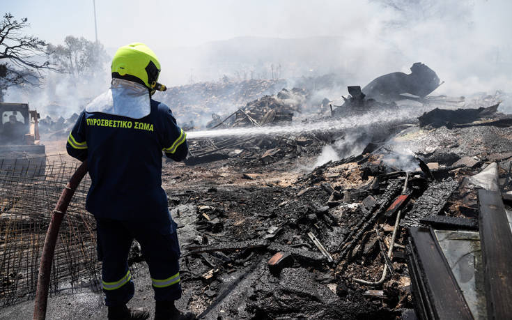 Φωτιά στη Λίμνη Ευβοίας: Ανεξέλεγκτα τα μέτωπα &#8211; Εκκενώνονται χωριά