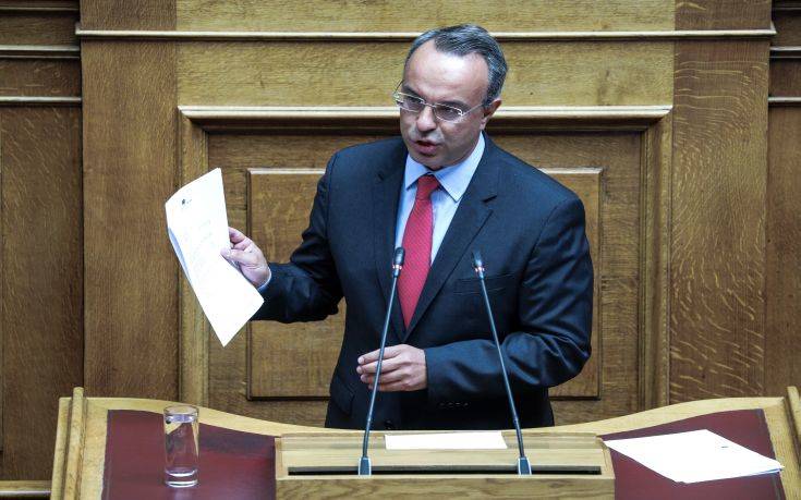 Κόντρα για το φορολογικό νομοσχέδιο στη Βουλή: Οι μειώσεις που προανήγγειλε ο Σταϊκούρας