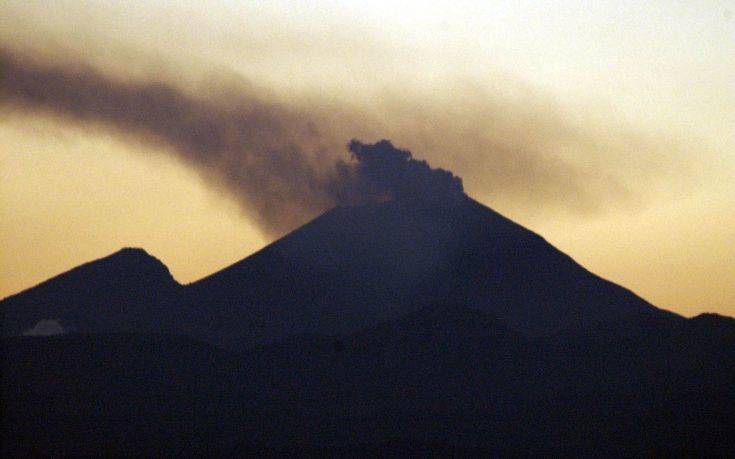 Ξύπνησε ηφαίστειο στην Ιαπωνία