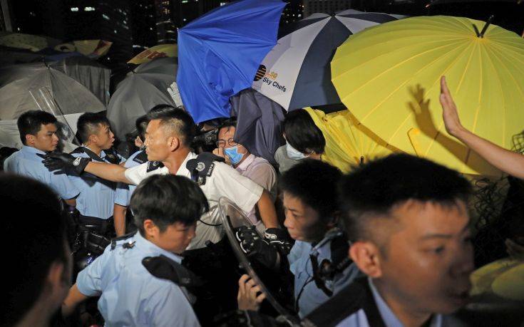 «Κινεζικές δυνάμεις συγκεντρώνονται στη Σεντζέν κοντά στο Χονγκ Κονγκ»