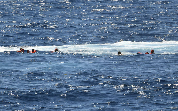 Εντοπίστηκε το σκάφος με τους πρόσφυγες στα Αντικύθηρα