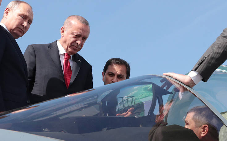 «Η Τουρκία συζητά με τη Ρωσία για την προμήθεια “αόρατων” μαχητικών»