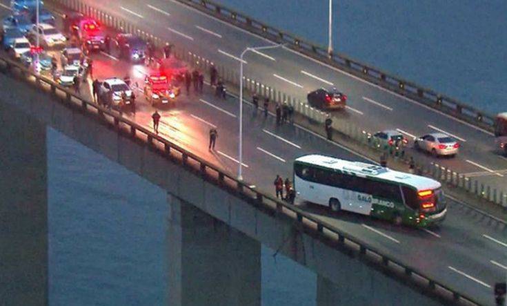 Η στιγμή που πέφτει νεκρός ο λεωφορειοπειρατής στη Βραζιλία