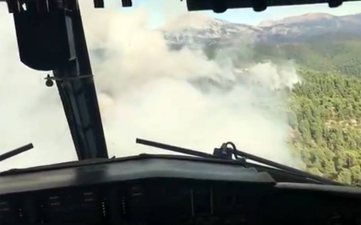 Βίντεο μέσα από το πιλοτήριο αεροσκάφους την ώρα που σβήνει την φωτιά στην Εύβοια