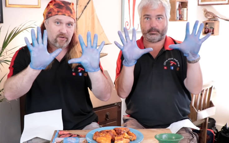 Το θανατερά πικάντικο κοτόπουλο που χρειάζεσαι… γάντια για να φας