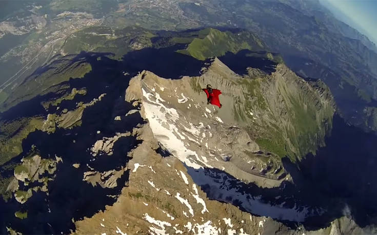 Εντυπωσιακά base jumps για τους λάτρεις του είδους
