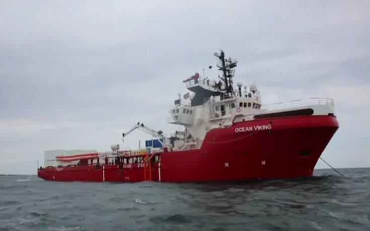 Στη Σικελία με 422 μετανάστες και πρόσφυγες το πλοίο Οcean Viking