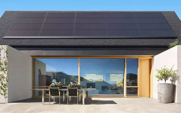 Πώς η Tesla θέλει να αλλάξει τον χώρο των ηλιακών πάνελ