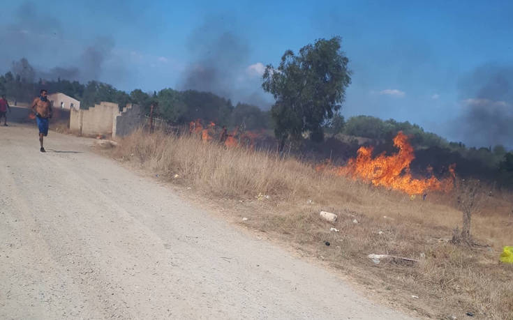 Φωτιά στην Κέρκυρα: Με λεωφορεία μεταφέρονται οι κάτοικοι των χωριών που εκκενώθηκαν