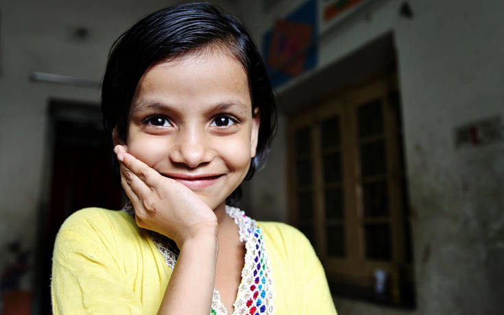 Ένα σπίτι στο Μπανγκλαντές κάνει τα κορίτσια χαρούμενα