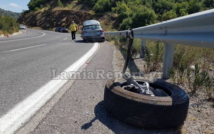 Πέρασε στο αντίθετο ρεύμα και εμβόλισε αυτοκίνητο με οικογένεια