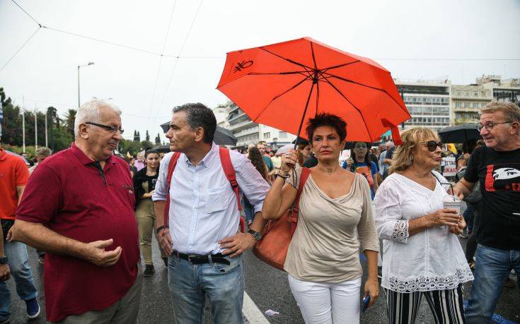 Οργή ΑΔΕΔΥ για Τσακαλώτο: Τραγικά γελοίο να παριστάνει τον υποστηρικτή των εργαζομένων