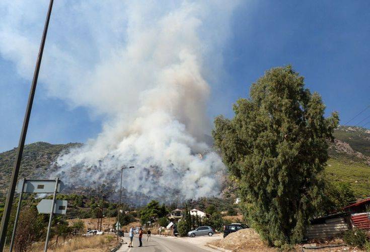 Kυκλοφοριακές ρυθμίσεις στο Λουτράκι λόγω της πυρκαγιάς