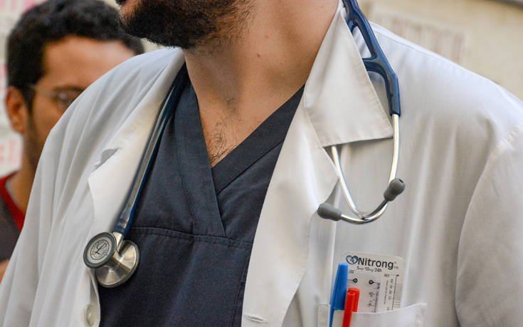 ΕΣΥ: Προσλήψεις 930 μόνιμων γιατρών και 1.300 ατόμων