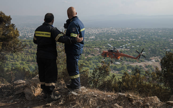 Φωτιά στο χωριό Γουρνιές στο Ηράκλειο Κρήτης