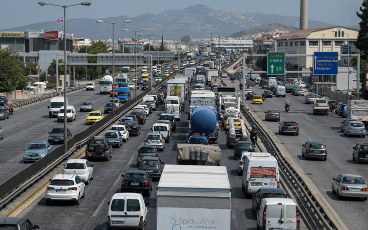 Τροχαίο στο ύψος της Λαχαναγοράς του Ρέντη προκάλεσε μποτιλιάρισμα στον Κηφισό