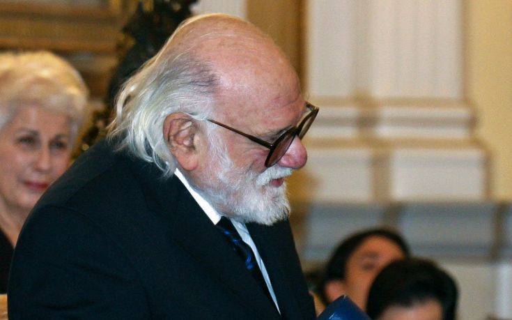 «Αποχαιρετούμε έναν ανήσυχο ποιητή, έναν μαχητικό διανοούμενο, έναν ενεργό πολίτη»