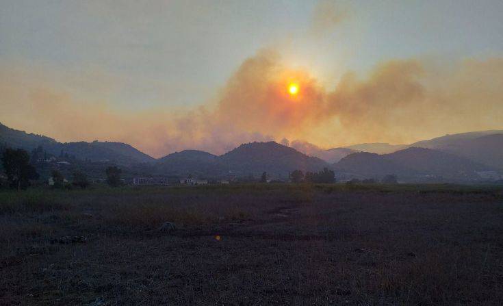 Ρόδος: Υπό έλεγχο η φωτιά που είχε εκδηλωθεί στην περιοχή Σορωνή