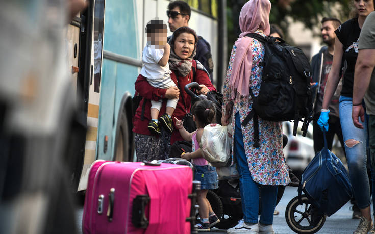 Σε δομές φιλοξενίας της Κορίνθου οι αλλοδαποί από τις καταλήψεις στην Αχαρνών