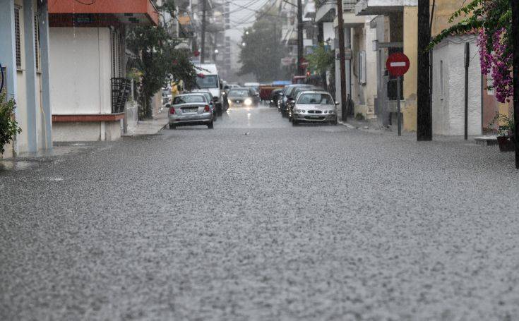 Προβλήματα σε Λάπατο και Αμαλιάδα προκάλεσαν οι σφοδρές καταιγίδες