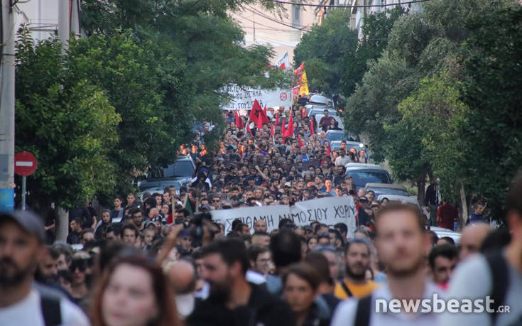 Παύλος Φύσσας: Σε εξέλιξη η μεγάλη πορεία, στην κεφαλή οι γονείς του