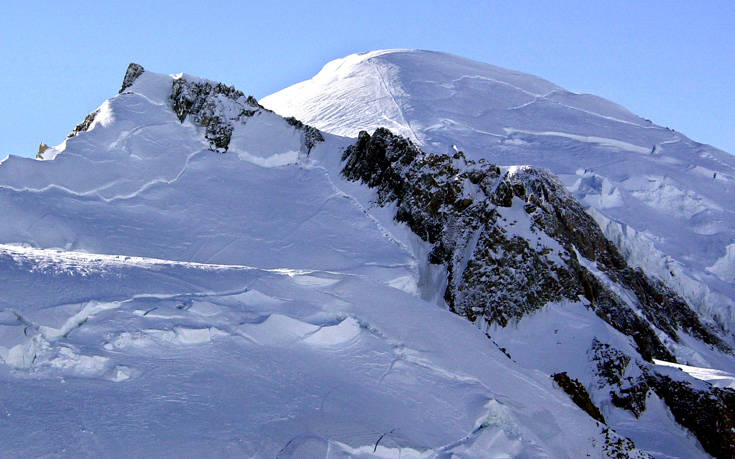 Ιταλία: Αγνοούνται τέσσερις ορειβάτες στο Mont Blanc, την ψηλότερη κορυφή της Ευρώπης