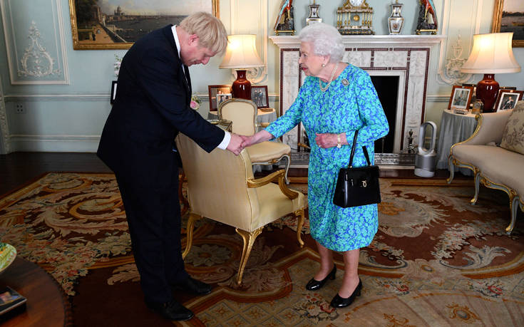 Ο Μπόρις Τζόνσον αρνήθηκε ότι είπε ψέματα στη βασίλισσα για το «κλείσιμο» της βρετανικής Βουλής